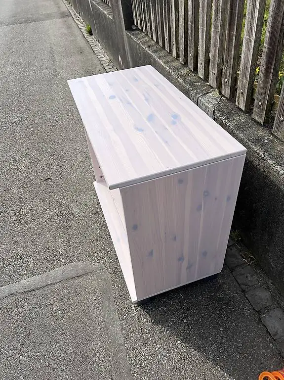 Kleinmöbel weiss, Bücher usw.