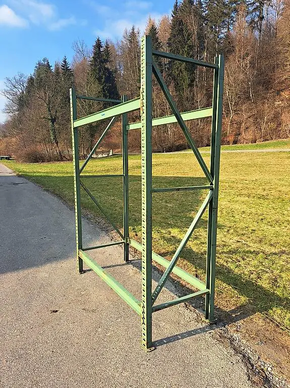 Palettenregal für Brennholzlager