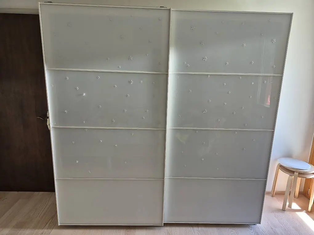 Gratis Kleiderschrank