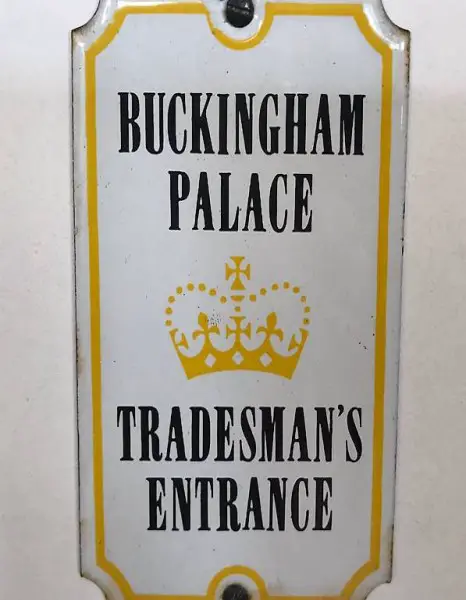 RaritätAltes Emailleschild, aus dem Bukingham Palace