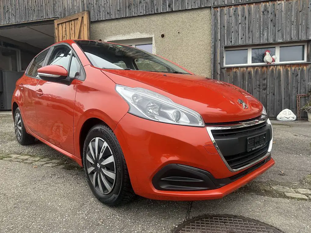 Peugeot 208 1.2 VTi 2016 mit 111"000km