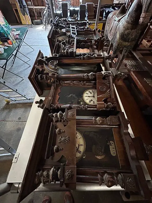 30 antike Uhren Regulatoren pro Stück à Fr. 50.-