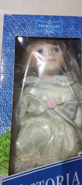 Promenade Porcelan Puppe Victoria