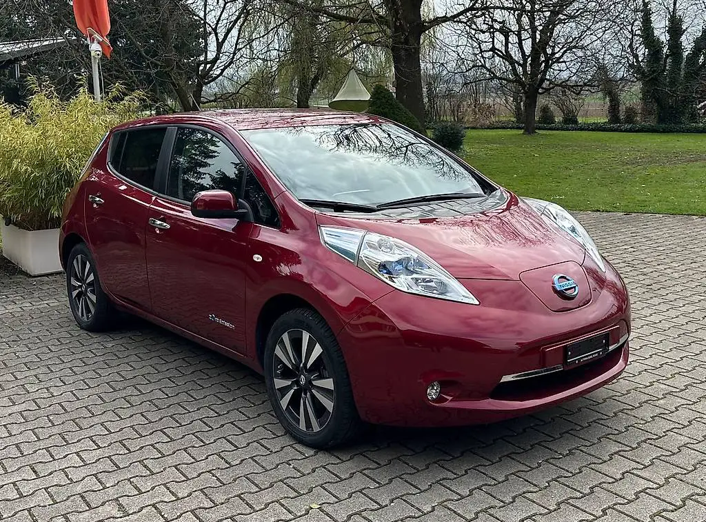 Nissan Leaf Elektro [Frisch Ab Service & MFK] 8fach bereift