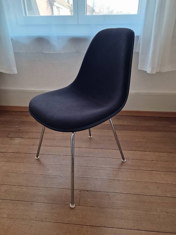 Charles & Ray Eames Fiberglass Schalen Stuhl
