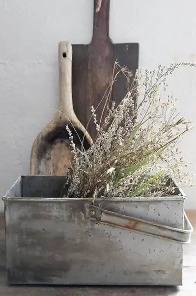  Metallkorb mit Griff