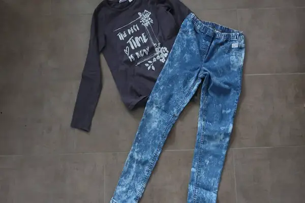 Mädchen-Kombi-Hose-Shirt Grösse 152