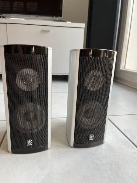 Yamaha Hifi Lautsprecher Silber Metal Boxen schraub Anschluss