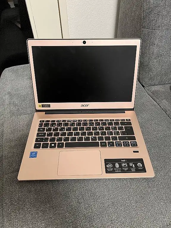 Laptop mit Ladekabel acer Swift 1