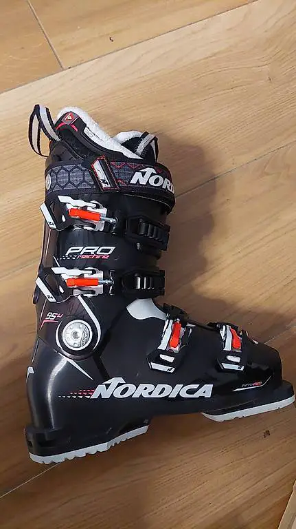 Skischuhe NORDICA Pro Machine 95W neuwertig