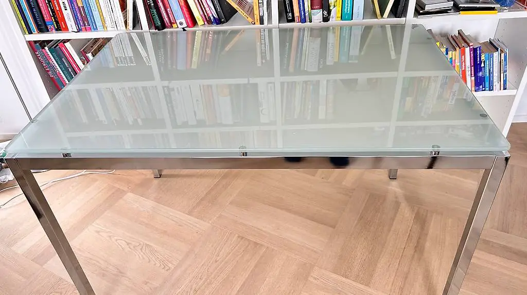 Glastisch mit Sicherheitsglas