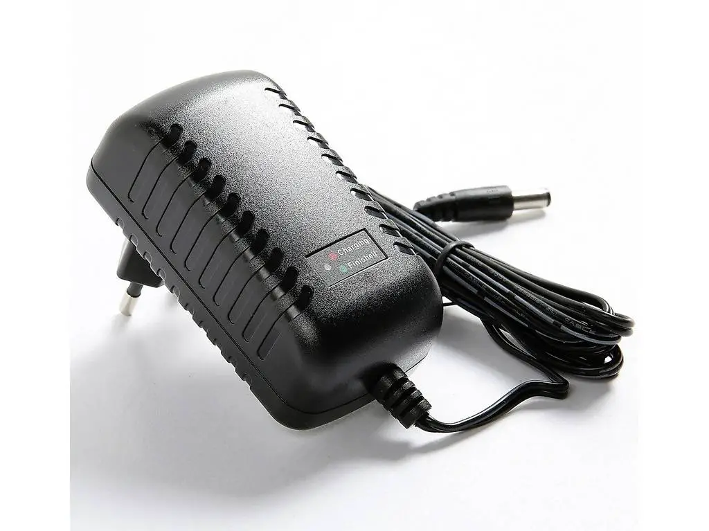 Ladegerät 12V 1.5A zu Ride on Cars