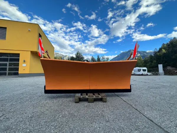 Schneepflug 2.6m mit Dreipunktanbau
