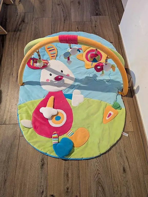 Krabbeldecke mit Mobile