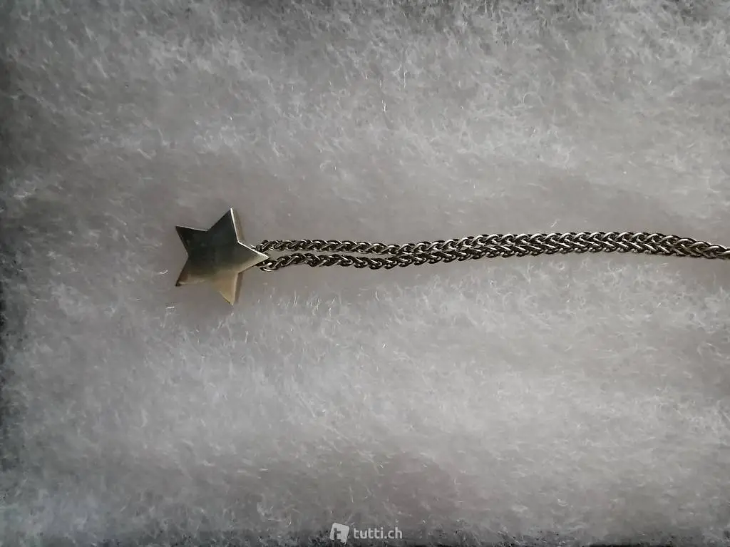 Halskette mit Stern