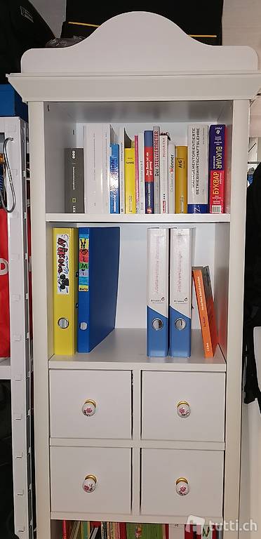 Bücherregal Mädchenzimmer