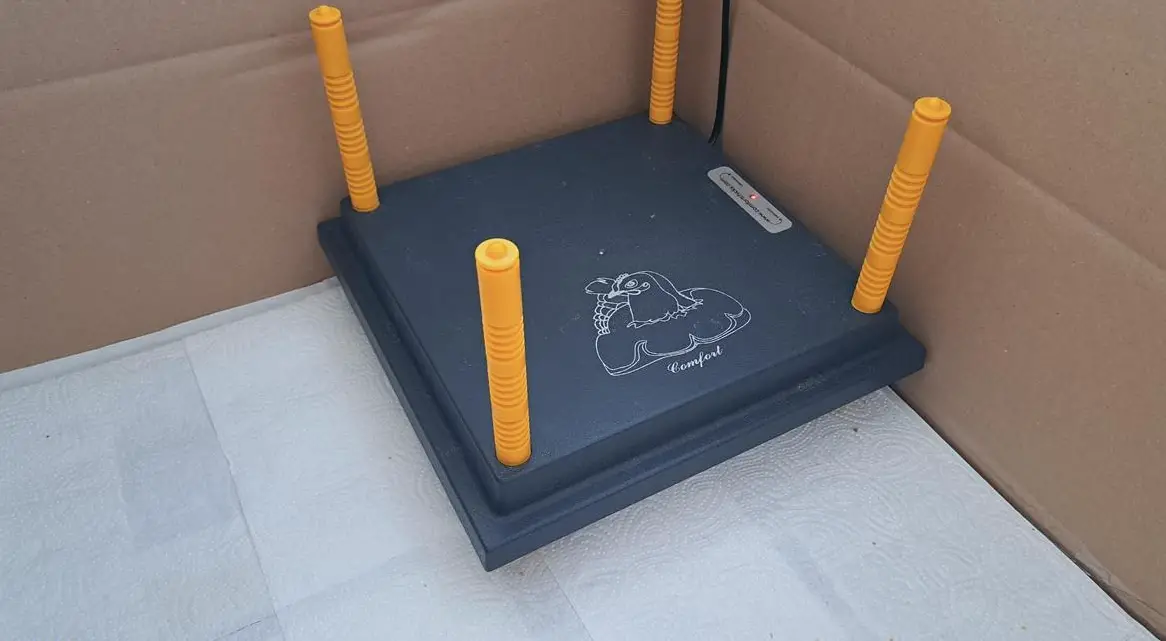 Miete: Wärmeplatte 30x30cm für Wachteln, Hühner, Küken