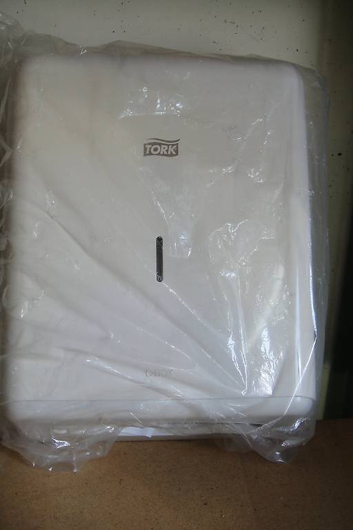 Tork Handtuchspender NEU