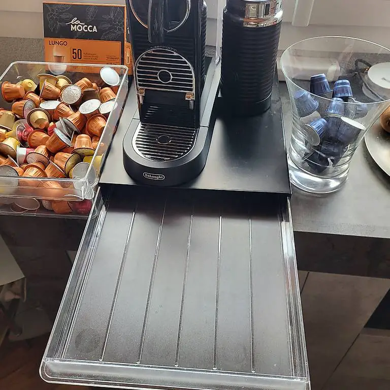 Kapselmaschine nespresso mit ca. 150 Kapseln