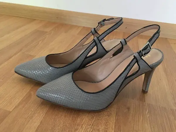 Schuhe mit Absatz von BRUNO PREMI, Gr. 40, grau & dunkelbrau