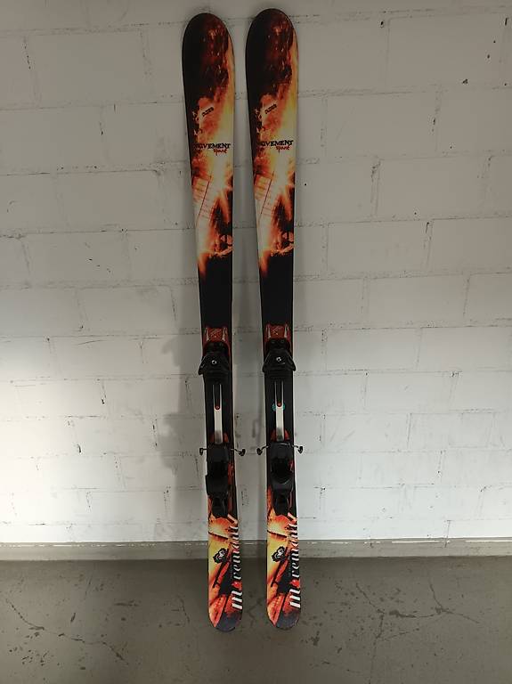 Tourenski MOVEMENT 175 cm mit Fellen und Harscheisen
