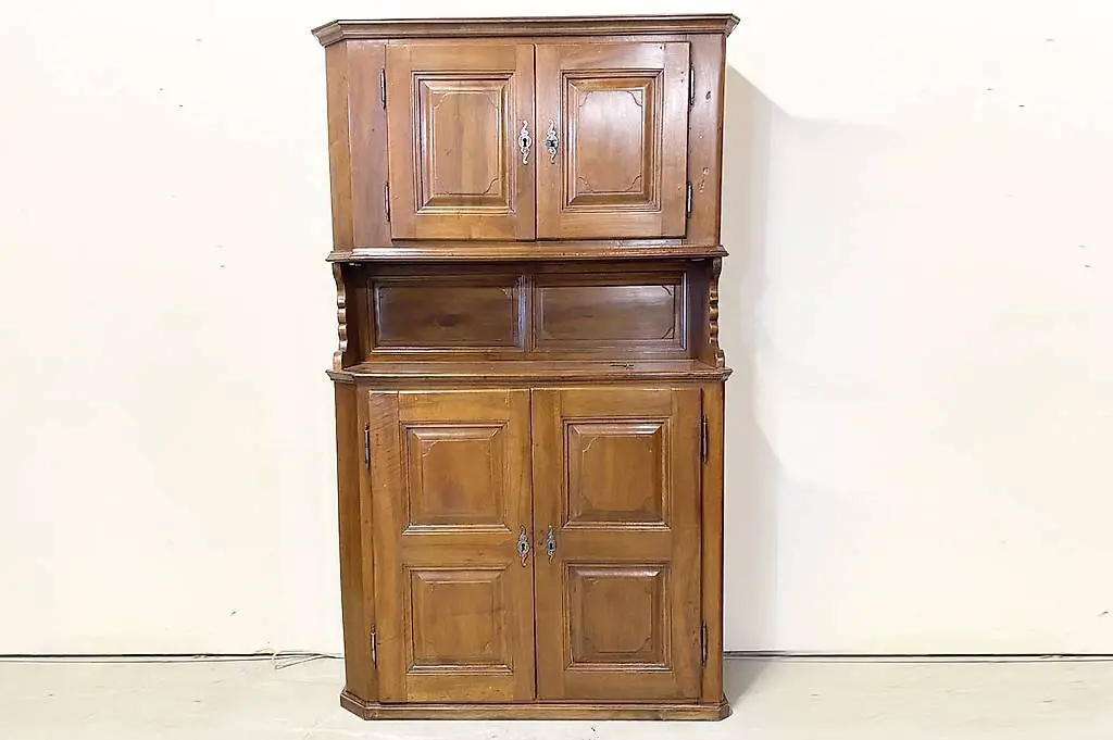 Antikes Holz Buffet.