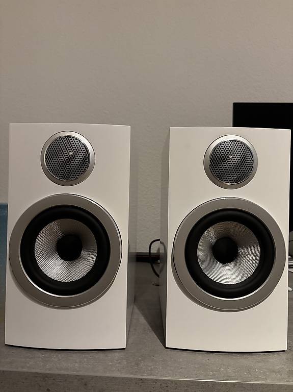 Bowers & Wilkins Regal Lautsprecher 707 S3 weiss