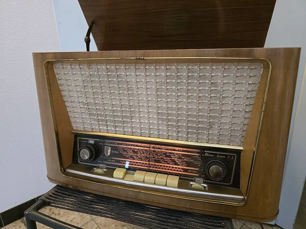Röhrenradio Saba Phono Super 7E Plattenspieler
