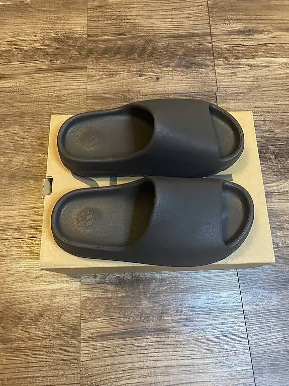 Adidas Yeezy Slides