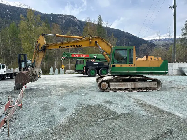 komatsu, pc 200-3, bagger