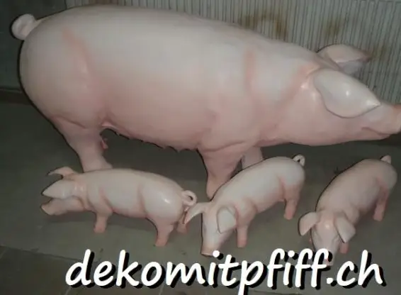 Deko Schwein lebensgross mit 3 Deko Ferkel lebensgross
