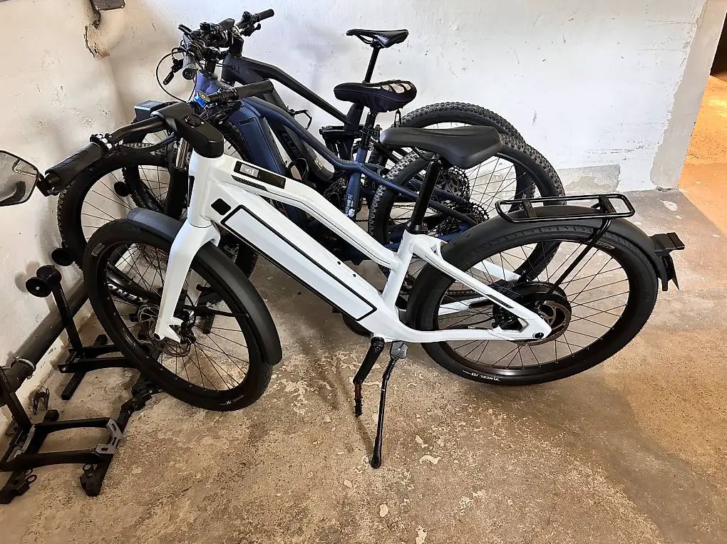 Erst 135 km und zweitausend unter Neupreis