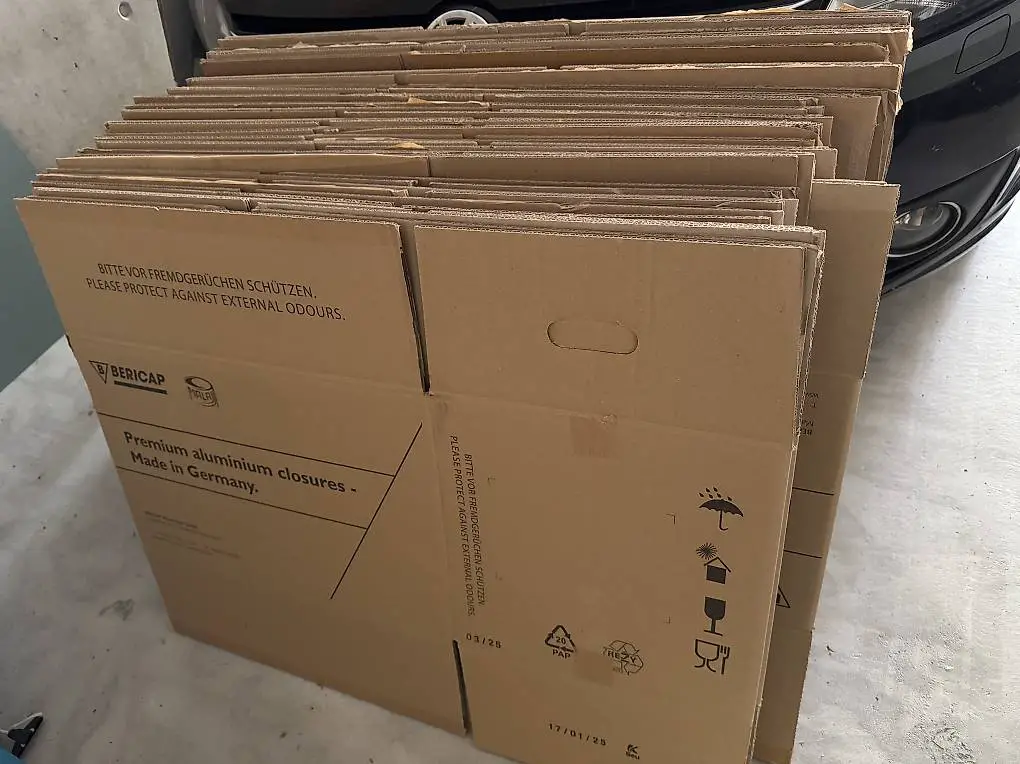 Umzugskartons (41 Stück)