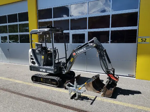 Bagger 1.7t zu vermieten