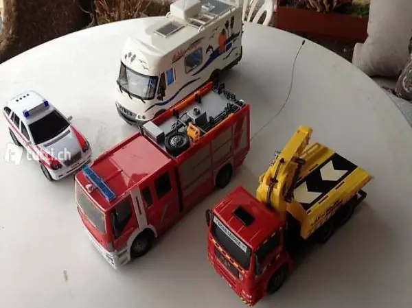 Camion gru / Roulotte / Camion pompieri a fr 15.- al pezzo