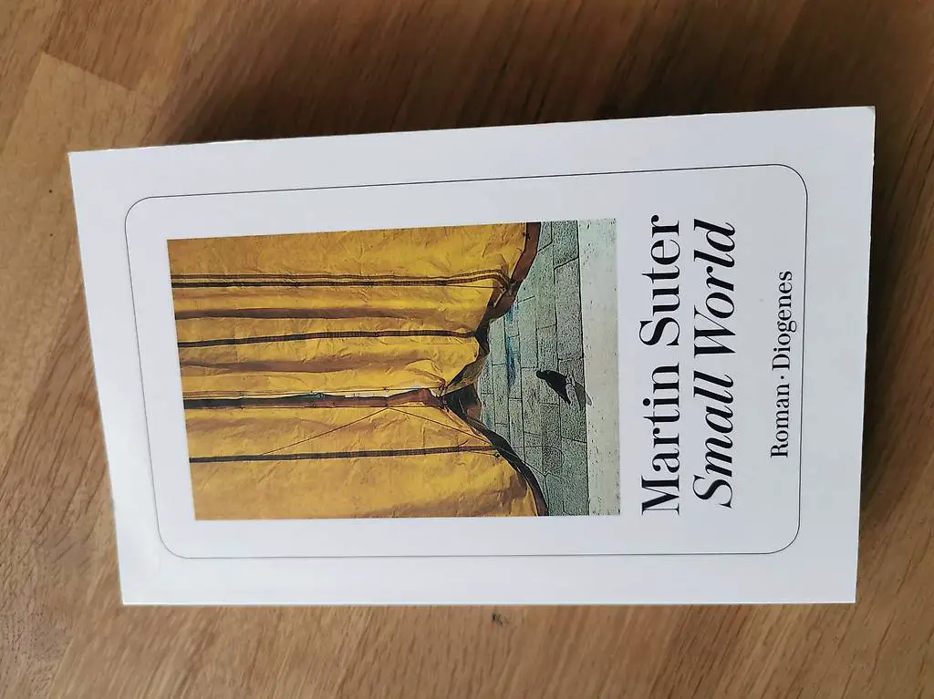 Small World - Martin Suter