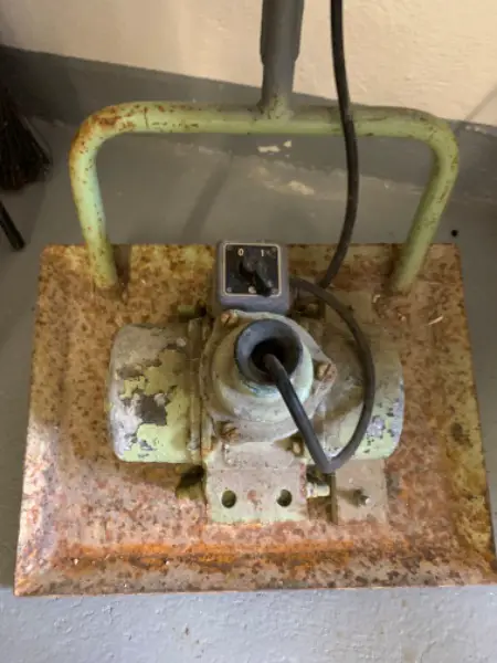 Rüttelplattenstampfer