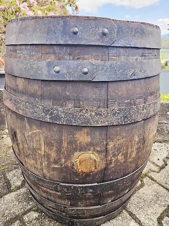 Holzfass alt