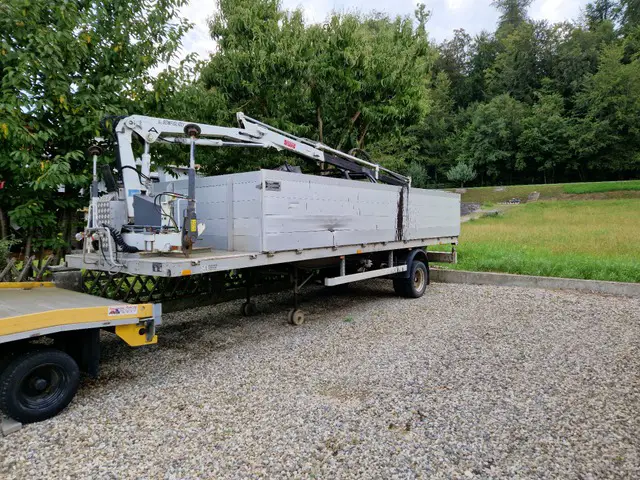 FANKHAUSER, Auflieger mit Krahn, Brücke/Pritsche