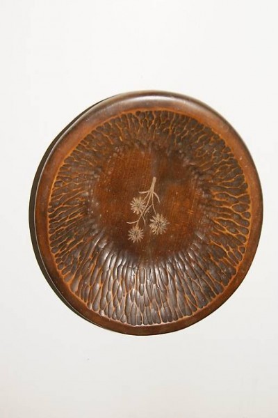 Schöner Handgeschnitzter Holzteller