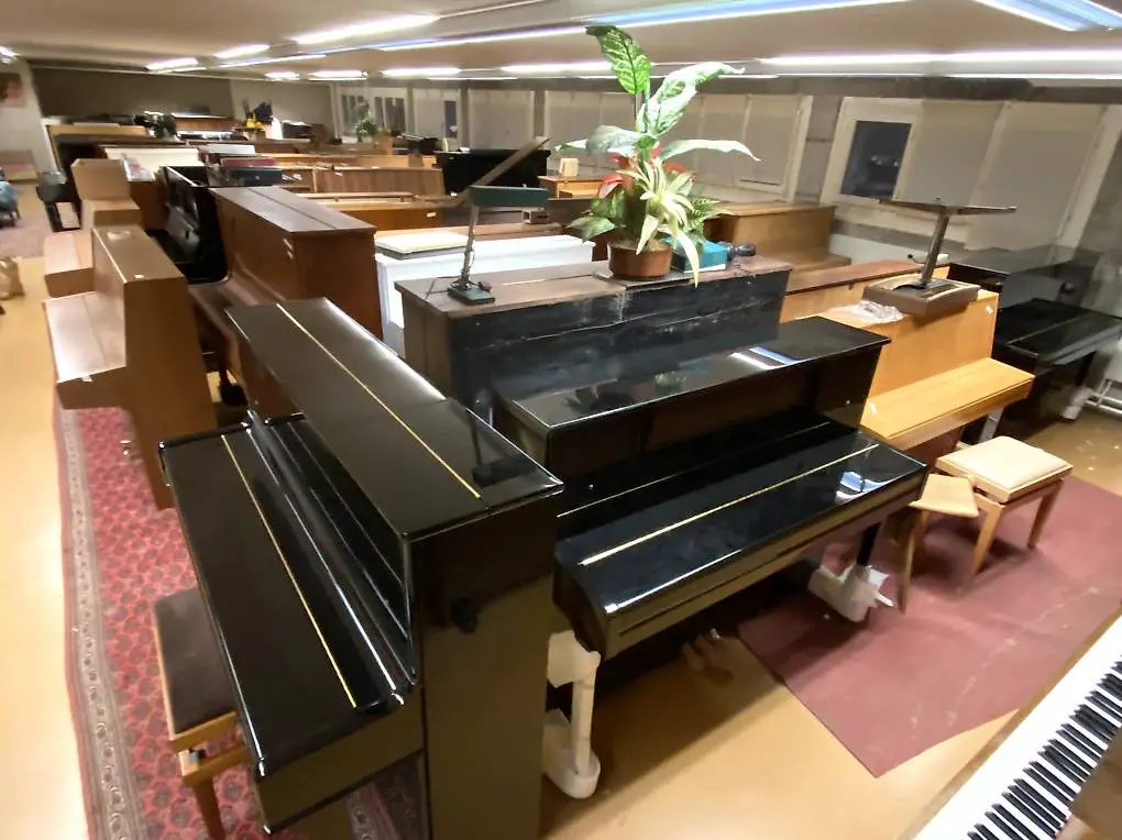 Klavier Liquidationsverkauf. Region Bern.  Piano Ausverkauf