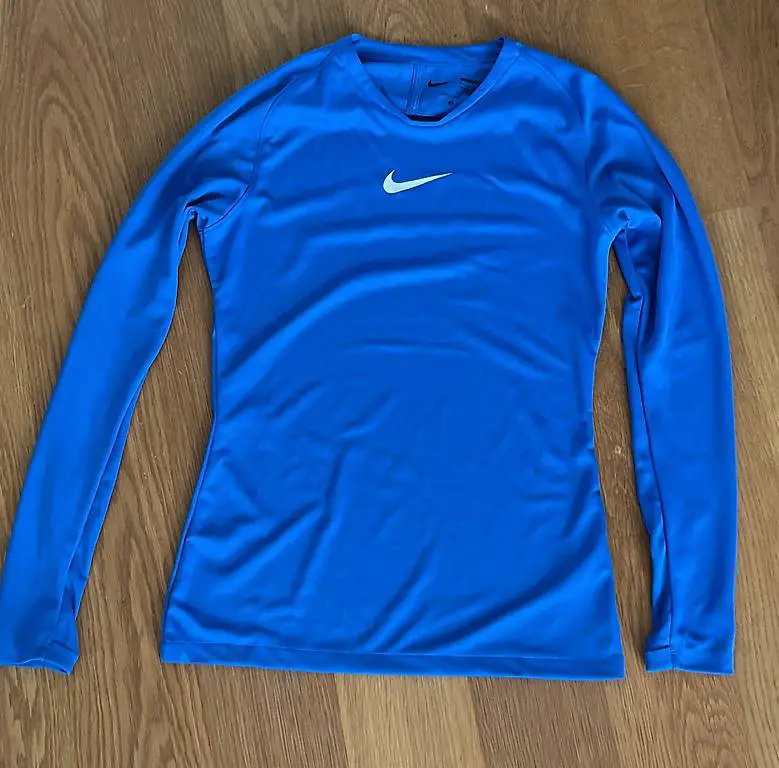 Nike Funktionsshirt in Grösse s
