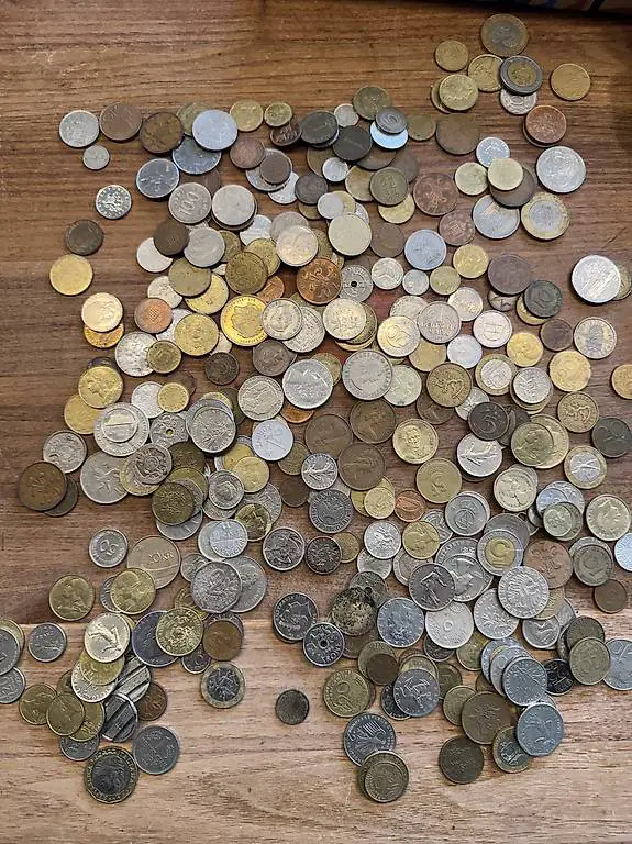 Alte Münzen und Noten