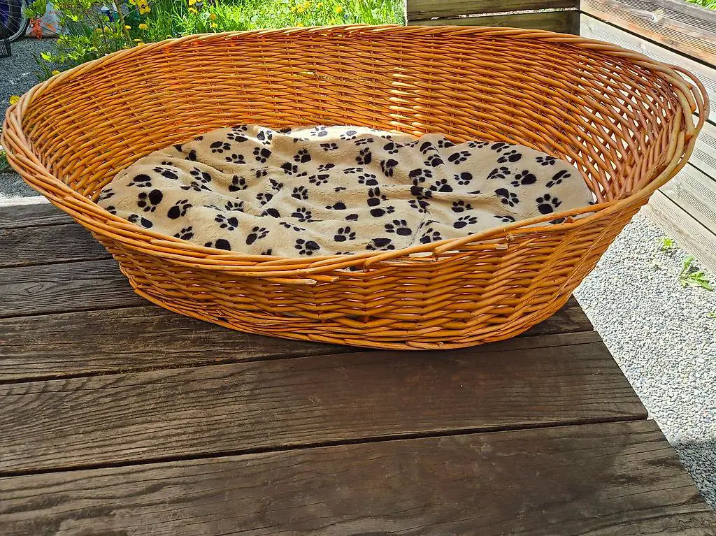 Hundekorb geflochten
