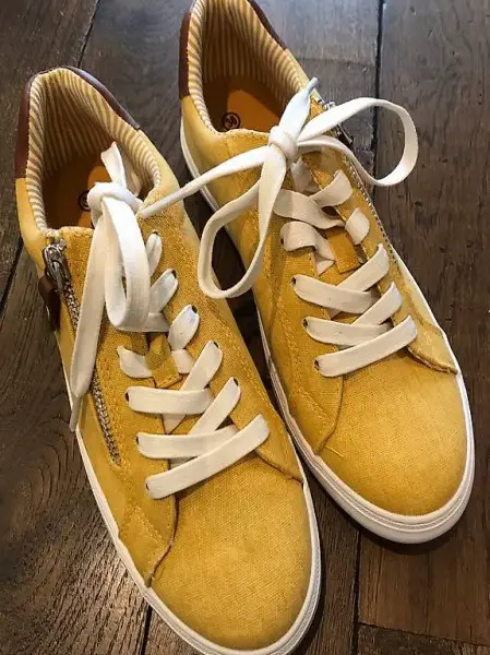 Halbschuh Gr. 36, curry, NEU