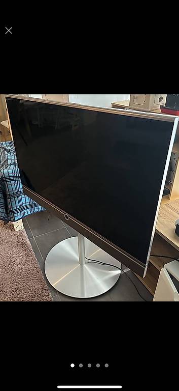 LOEWE Individual 46 mit Soundbar, Standfuss und Bluray