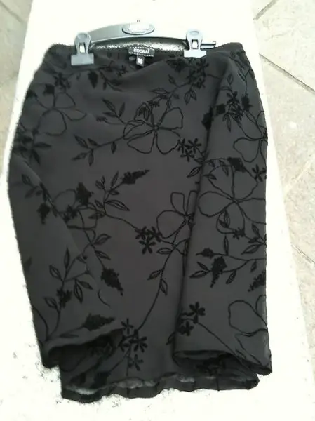 2 gonne 1 bianca e 1 nera