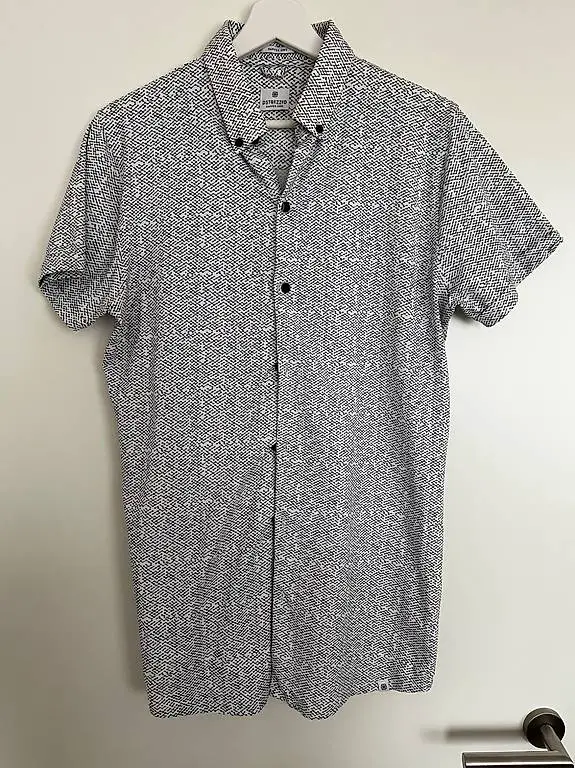 DSTREZZED Hemd, neuwertig, Gr. M