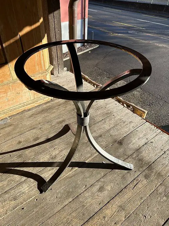 Schmiedekunst: Tischgestell Eisen Handarbeit massiv