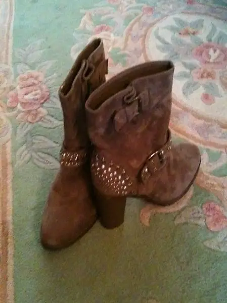 stivaletti da donna.